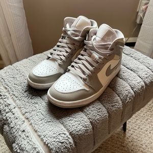 Nike Air Jordan 1 Mid